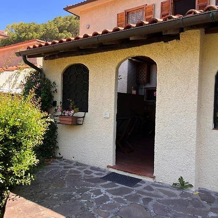 Апартаменты La Casina Di Checco Марчиана-Марина Экстерьер фото